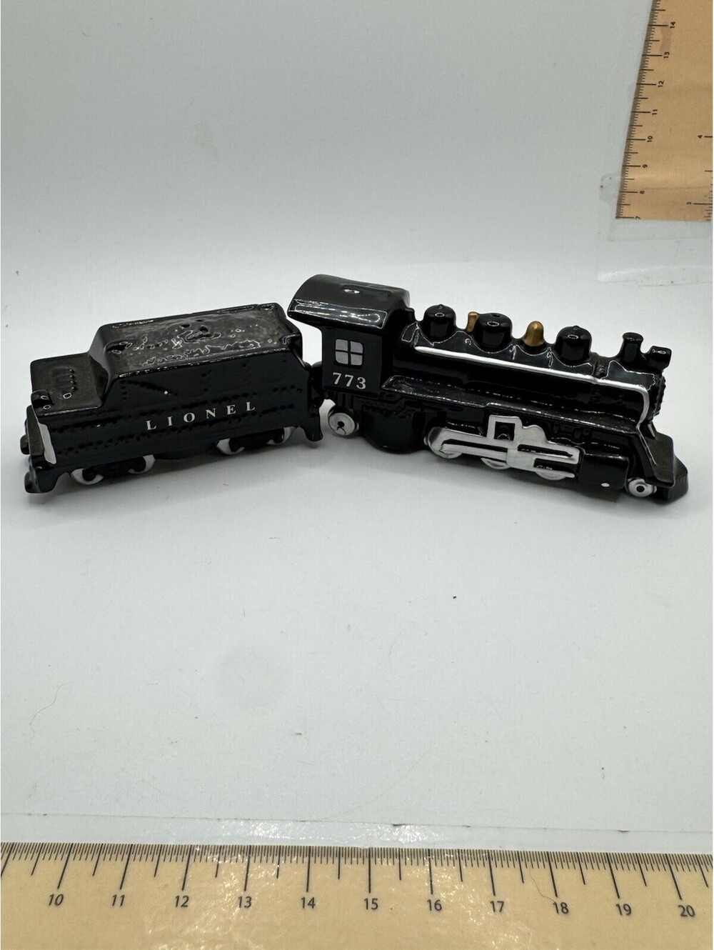 Vintage Enesco Lionel Ceramic Train Salt and Pepper Shakers 773 Hudson